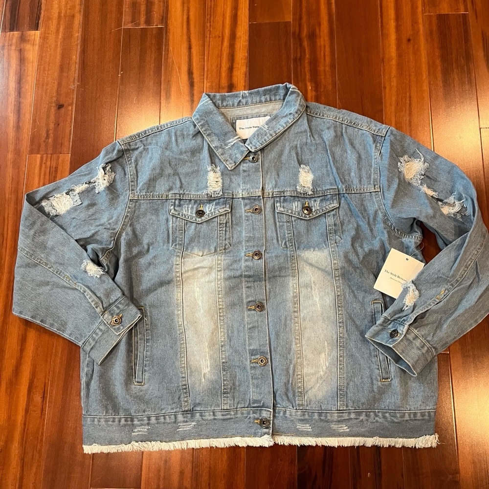 New NWT The Style Between Us Blue Denim Jacket‎ Light Wash Distressed Plus Sz 3X